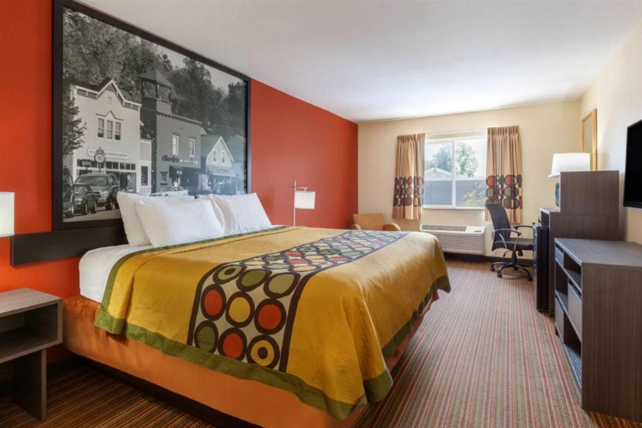 Motel Super 8 By Wyndham Big Rapids Extérieur photo