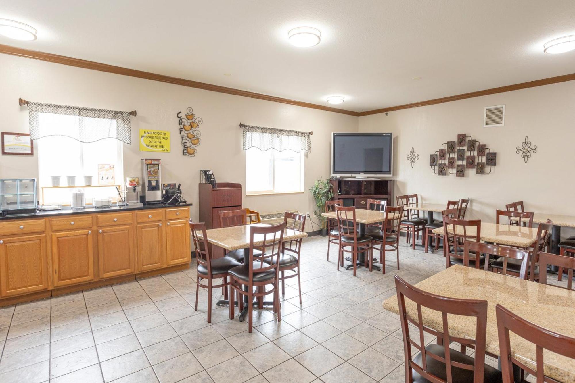 Motel Super 8 By Wyndham Big Rapids Extérieur photo