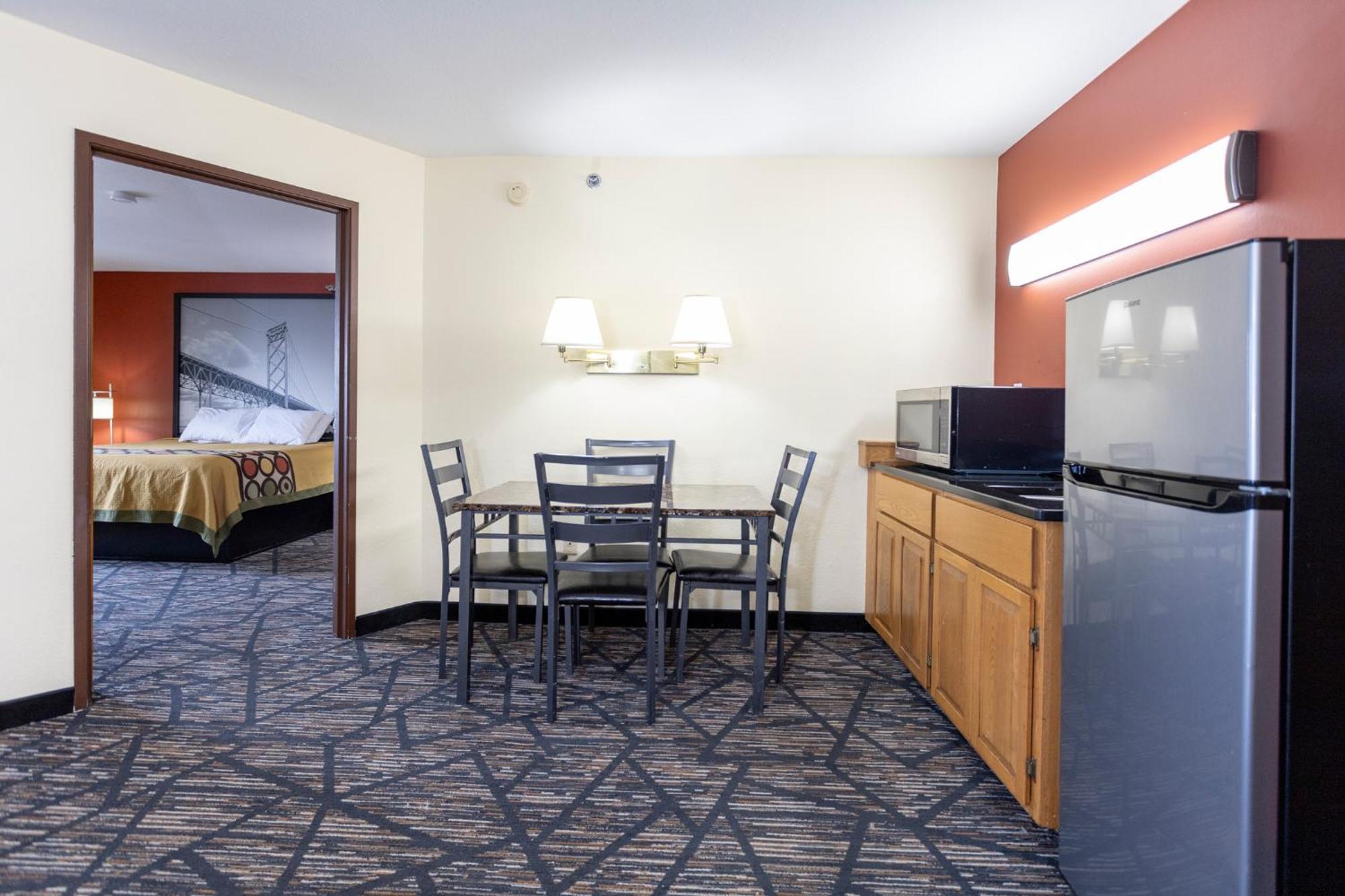 Motel Super 8 By Wyndham Big Rapids Extérieur photo