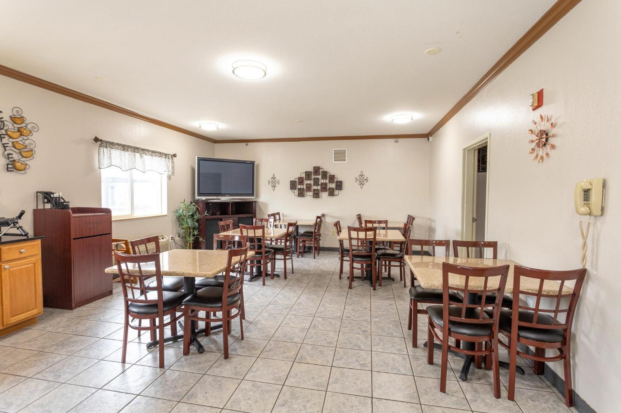 Motel Super 8 By Wyndham Big Rapids Extérieur photo