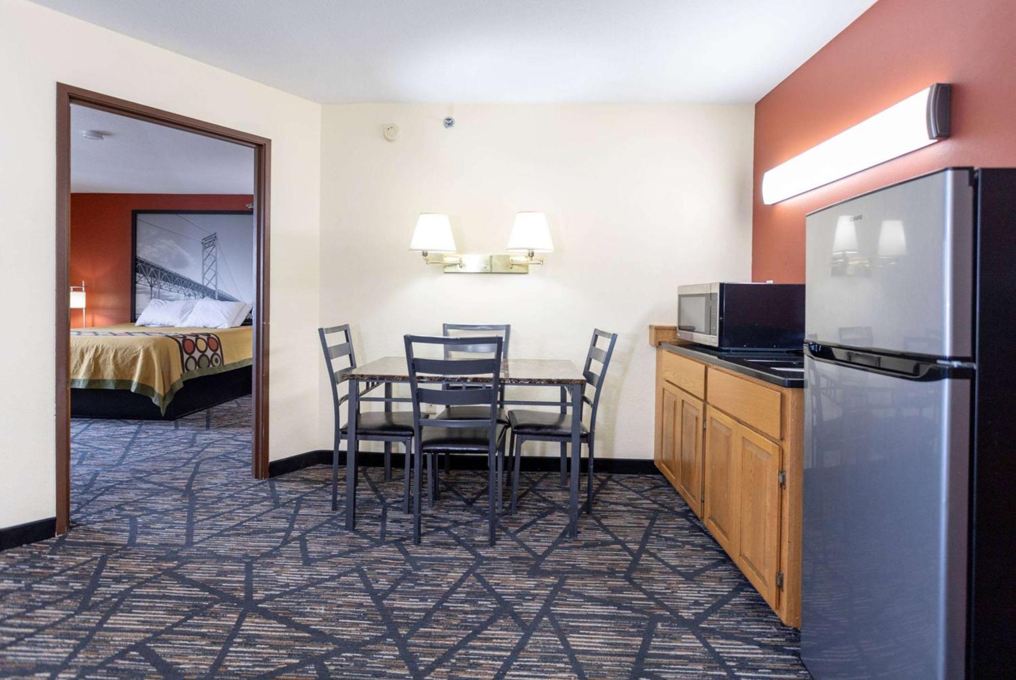 Motel Super 8 By Wyndham Big Rapids Extérieur photo